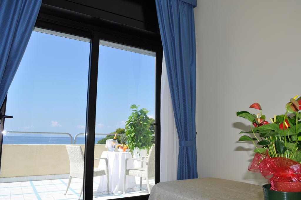 Hotel La Playa Sperlonga Extérieur photo